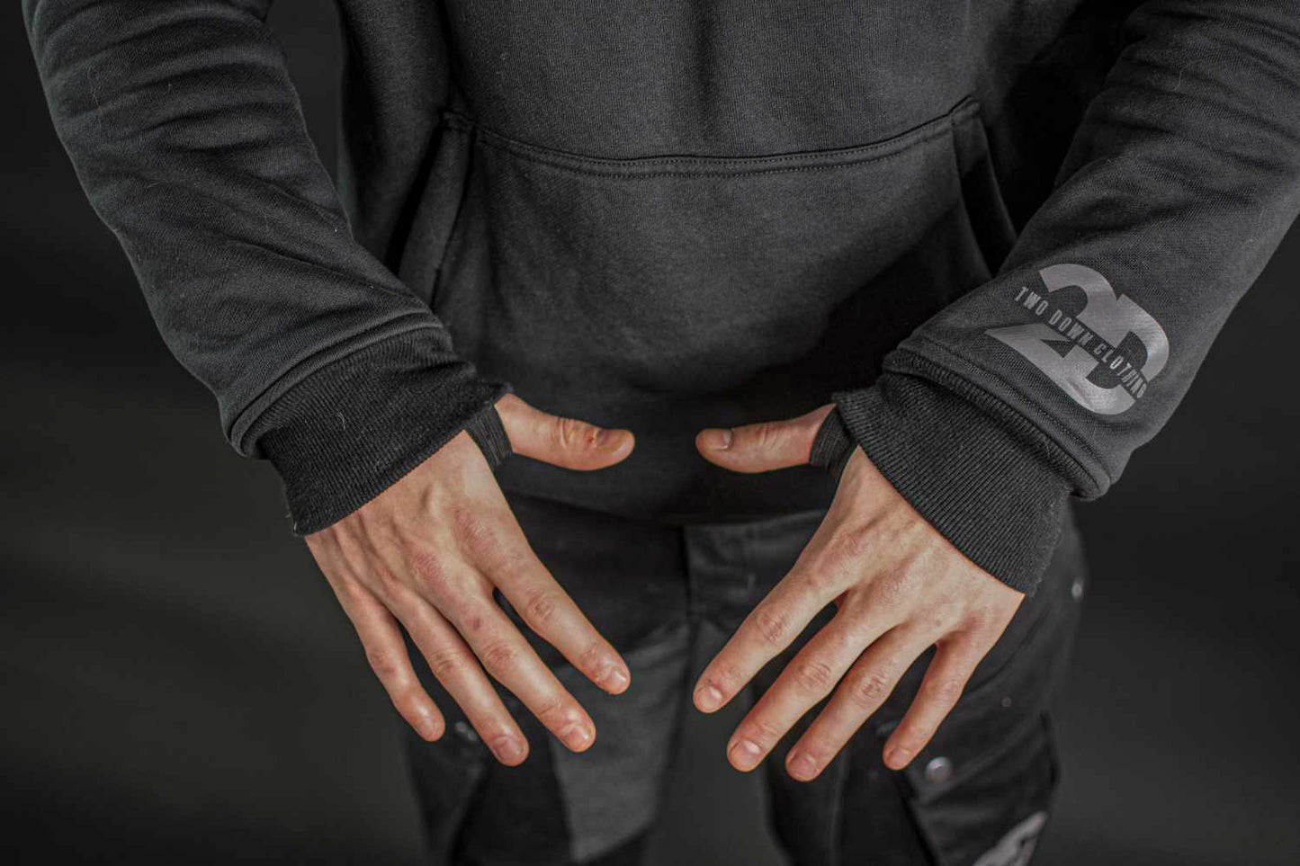 Founder Hoodie thumb loops